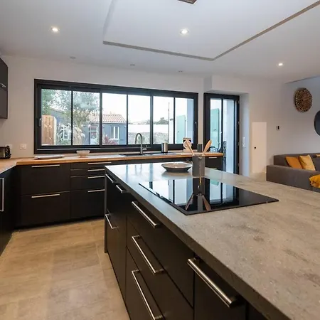 Maison Pour 10 Personnes Au Centre De * 拉弗洛特
