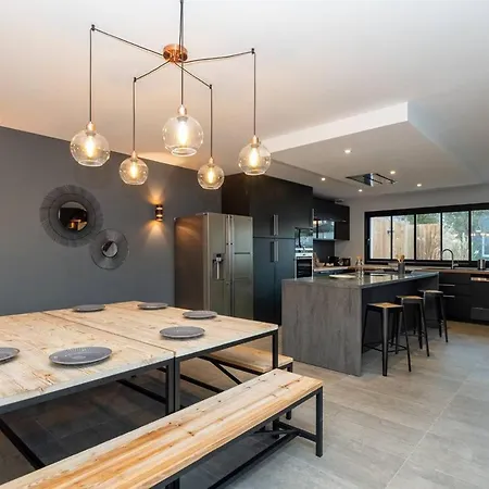 Villa Maison Pour 10 Personnes Au Centre De