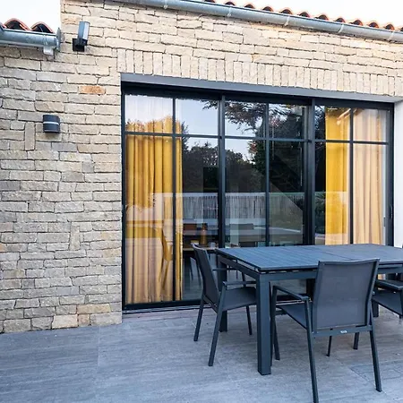 Maison Pour 10 Personnes Au Centre De * La Flotte